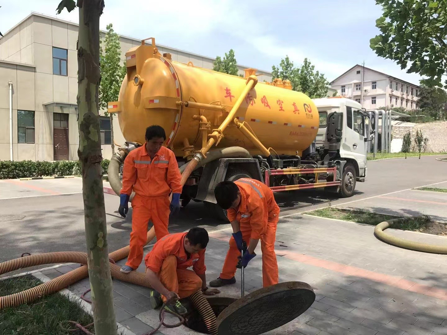 塔城化粪池清理与5-8吨吸粪车施工效率分析